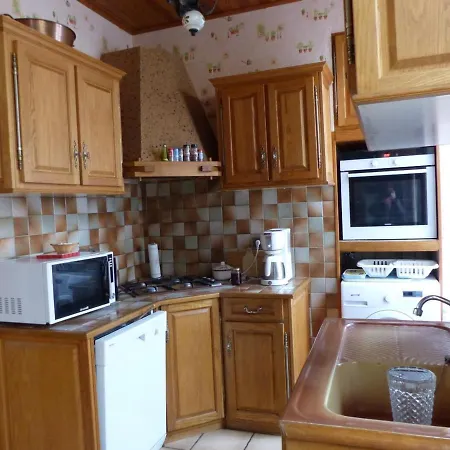 Maison Avec Cour, 4 Chambres, Parking, Proche Commerces Et Loisirs A 8km De Vichy - Fr-1-489-248 * Saint-Germain-des-Fosses