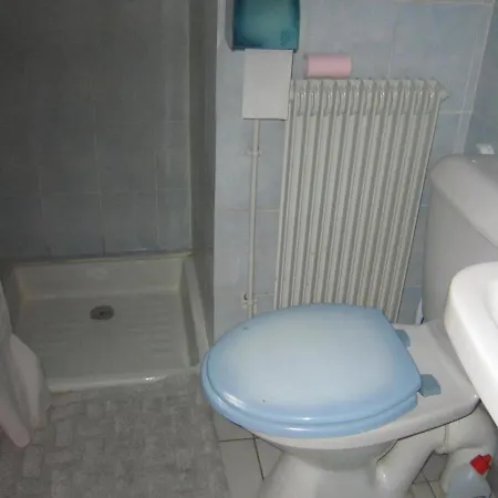 Maison Avec Cour, 4 Chambres, Parking, Proche Commerces Et Loisirs A 8km De Vichy - Fr-1-489-248 * Saint-Germain-des-Fosses